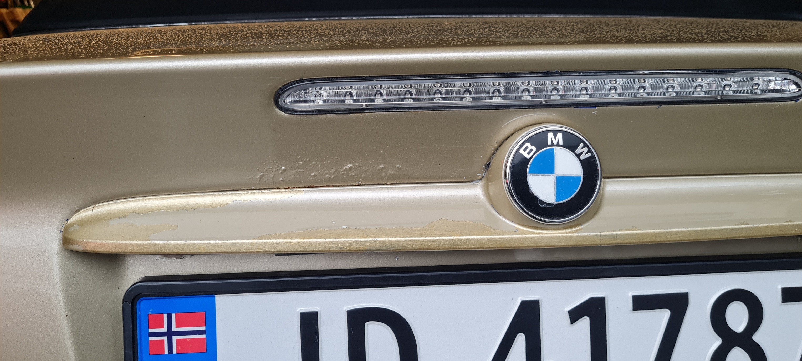 Bilreparasjon og lakkering